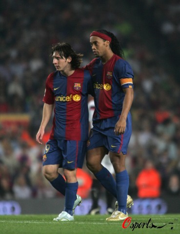 S40初期对抗路梯度：T0暂时空席，T1达到九人，曹操强势冲榜