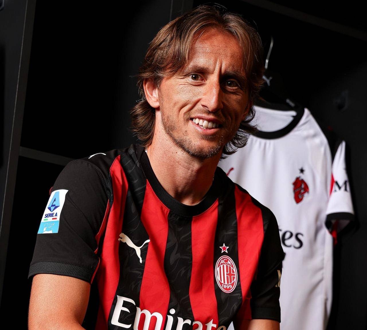 库里迎来重要里程碑！勇士双星均砍30+，却因单调阵容难敌老鹰六人上双