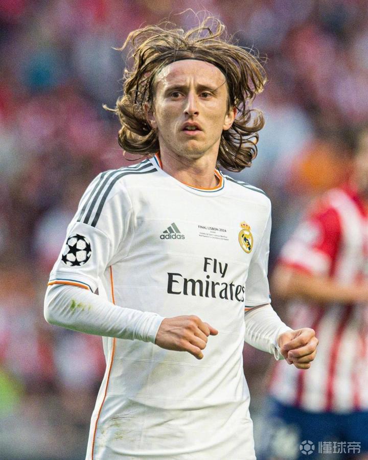 尺帝为买Uzi皮肤抛弃底线！直播索要“屁股费”，希望MSI请神Uzi