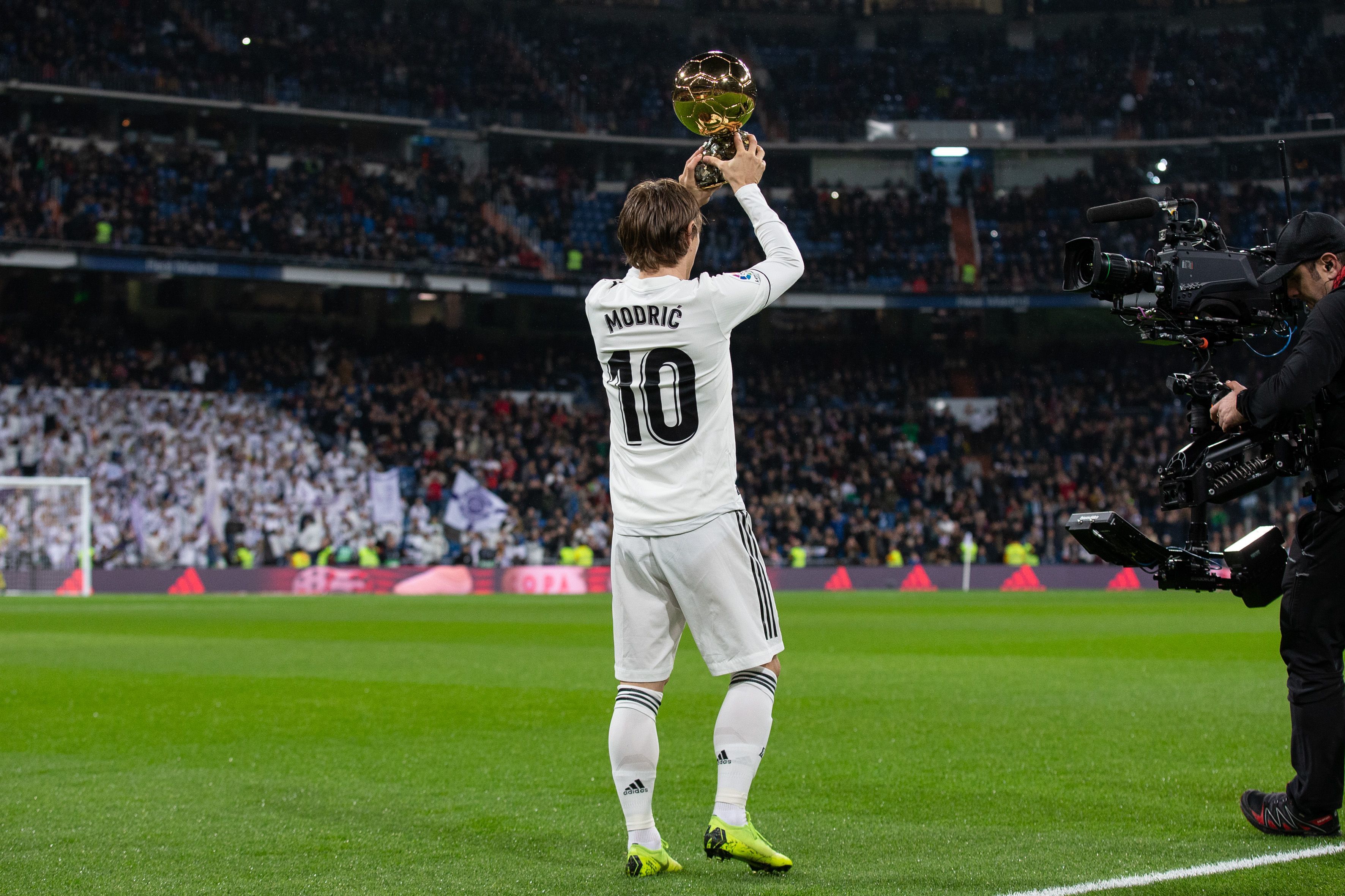 切尔西主帅马雷斯卡离任 赛季战绩引热议