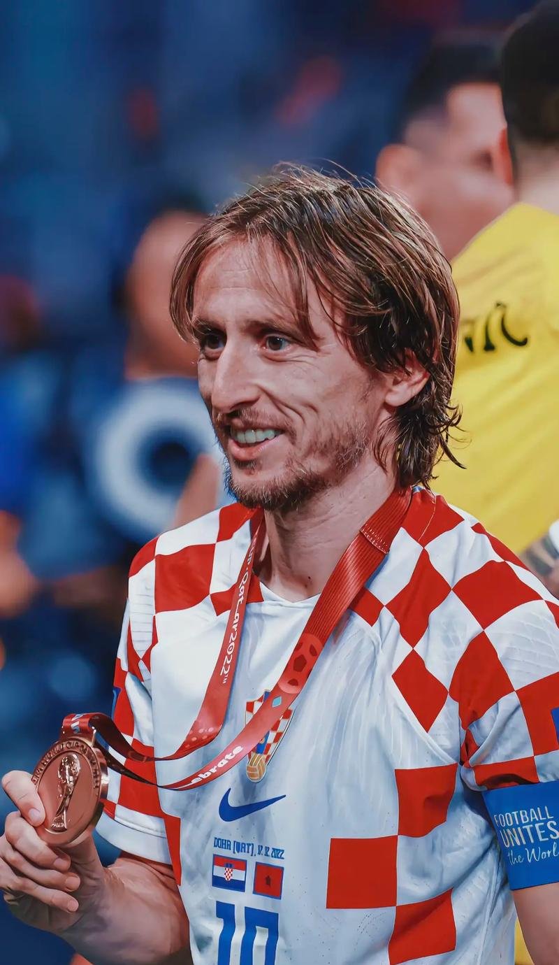 [篮球公园]NBA报告：杨瀚森出战16分钟 41岁詹姆斯再创历史